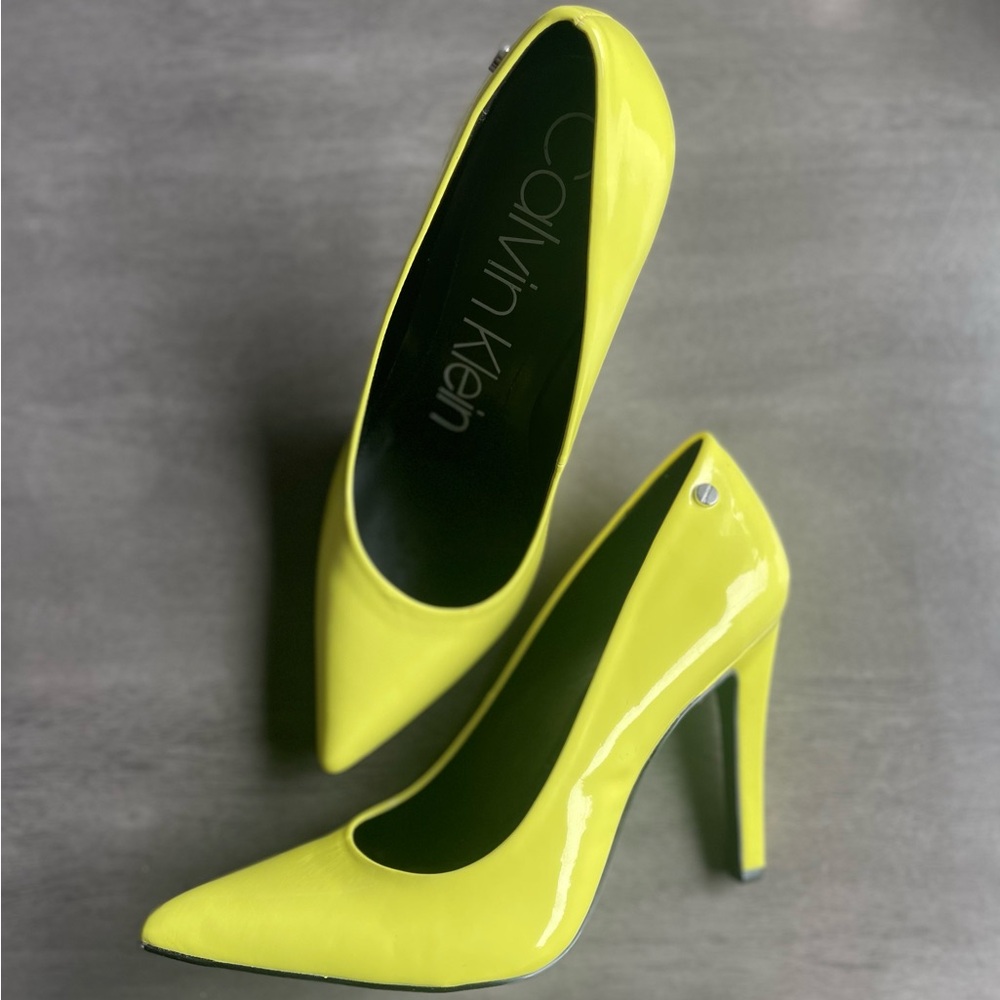 Calvin Klein Neon Yellow Brady Heel size 8.5